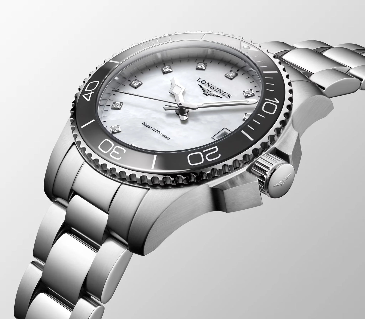 Longines HydroConquest Quartz 32mm, Mother-of-Pearl Dial, Stainless Steel